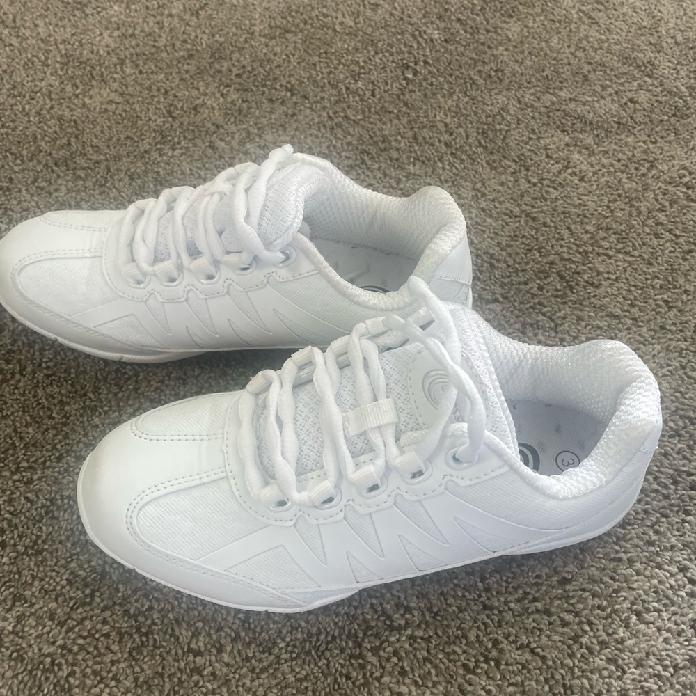 Chassé Kids White Sneakers - Picture 2 of 7